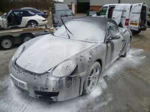 Mid wash of a Porsche by mmvaleting.