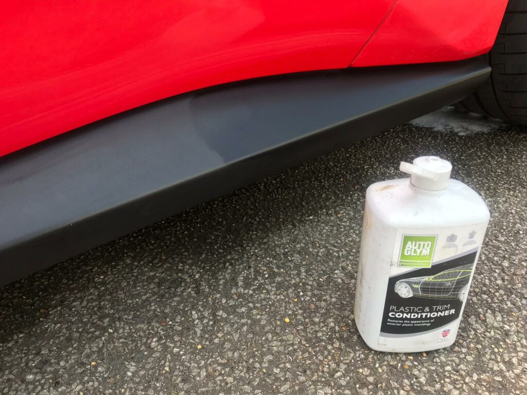 plastic and trim conditioning during detailing by mmvaleting